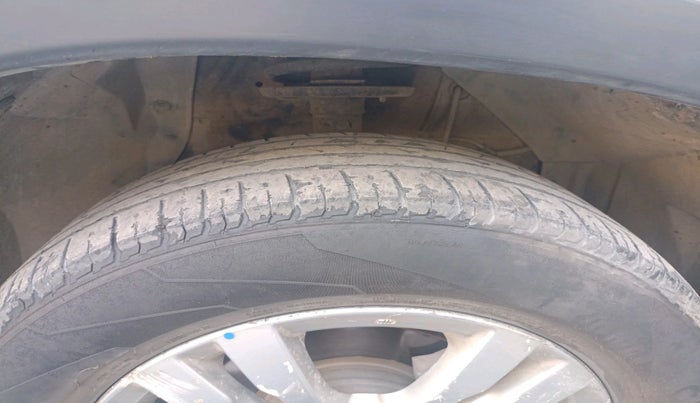 2017 Maruti Vitara Brezza ZDI PLUS, Diesel, Manual, 1,72,682 km, tyre