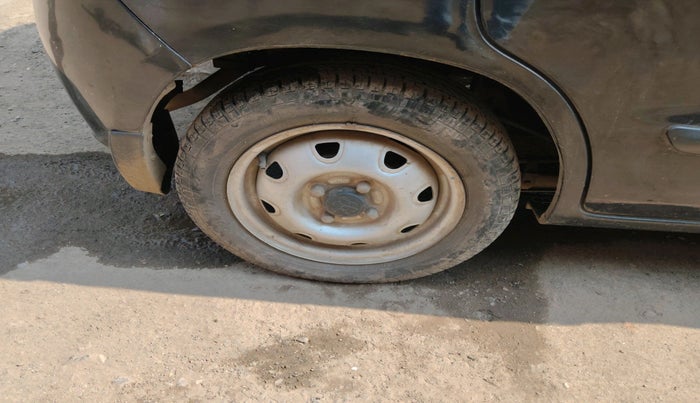 2010 Maruti Zen Estilo LXI, Petrol, Manual, 1,12,297 km, tyre