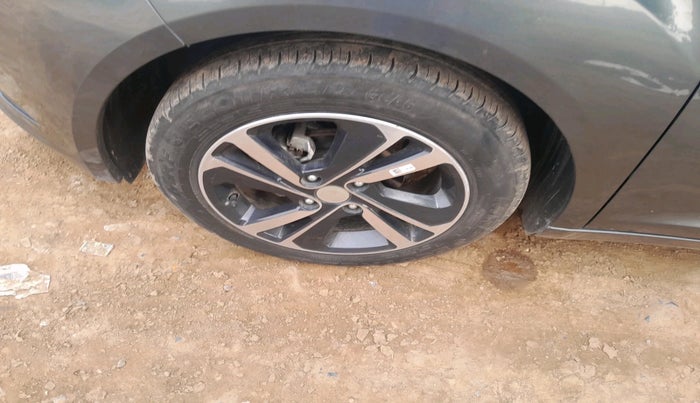 2023 Tata ALTROZ XZ + SUNROOF, Petrol, Manual, 7,482 km, tyre