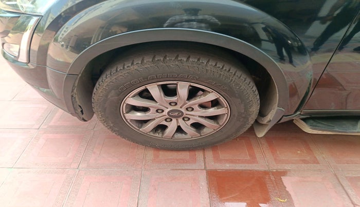 2019 Mahindra XUV500 W9, Diesel, Manual, 1,01,156 km, tyre
