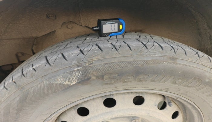 2016 Mahindra XUV500 W6 AT, Diesel, Automatic, 2,91,798 km, tyre