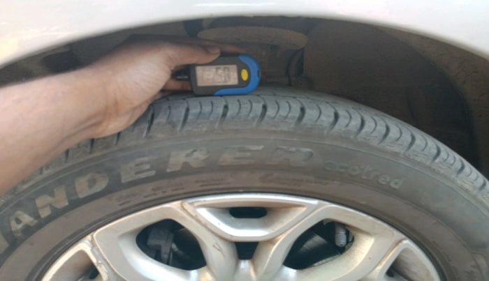 2017 Ford Ecosport TITANIUM 1.5L DIESEL, Diesel, Manual, 1,04,733 km, tyre