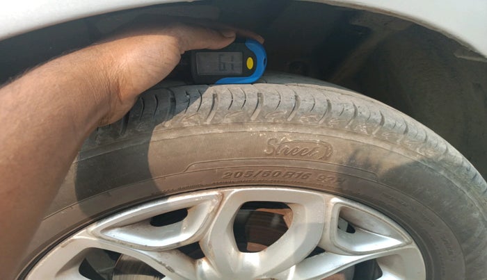 2017 Ford Ecosport TITANIUM 1.5L DIESEL, Diesel, Manual, 1,04,733 km, tyre