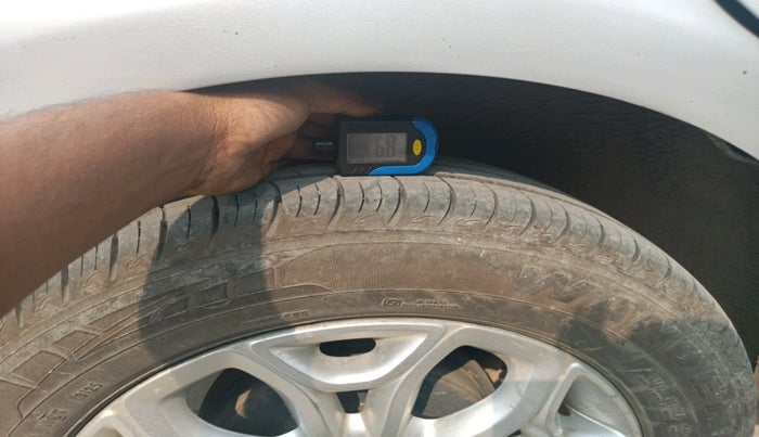 2017 Ford Ecosport TITANIUM 1.5L DIESEL, Diesel, Manual, 1,04,733 km, tyre