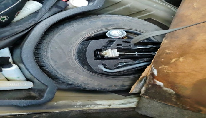 2013 Skoda Rapid ELEGANCE 1.6 TDI CR MT, Diesel, Manual, 2,55,961 km, tyre