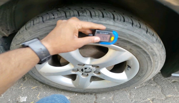 2013 Skoda Rapid ELEGANCE 1.6 TDI CR MT, Diesel, Manual, 2,55,961 km, tyre