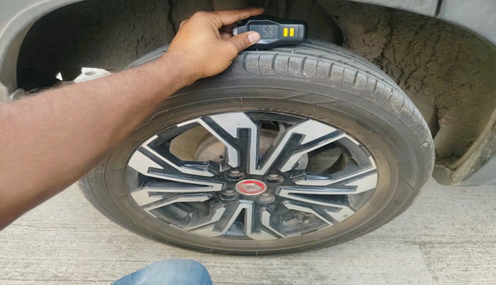 2022 Renault Kiger RXZ TURBO CVT, Petrol, Automatic, 35,941 km, tyre