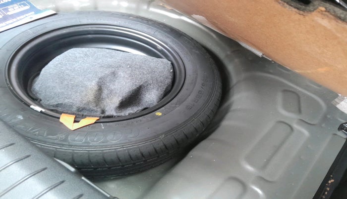 2023 Hyundai VENUE SX 1.5 CRDI, Diesel, Manual, 22,043 km, tyre