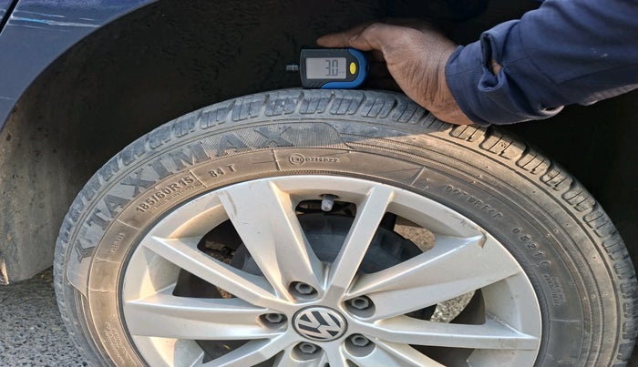 2015 Volkswagen Polo HIGHLINE1.2L, Petrol, Manual, 80,846 km, tyre