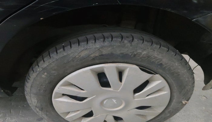 2011 Nissan Micra XV DIESEL, Diesel, Manual, 1,51,524 km, tyre