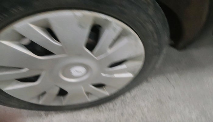 2011 Nissan Micra XV DIESEL, Diesel, Manual, 1,51,524 km, tyre