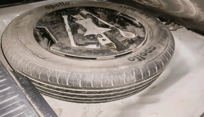 2021 Maruti Vitara Brezza ZXI AT SHVS, Petrol, Automatic, 86,911 km, tyre