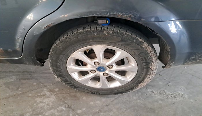 2013 Ford Classic 1.4 TITANIUM DIESEL, Diesel, Manual, 1,83,238 km, tyre