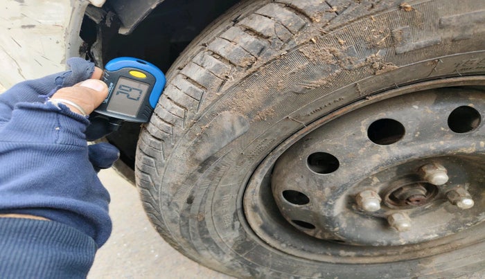 2013 Hyundai i10 MAGNA 1.1, Petrol, Manual, 90,596 km, tyre