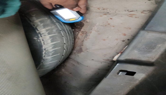 2011 Honda City 1.5L I-VTEC E MT, CNG, Manual, 1,14,815 km, tyre