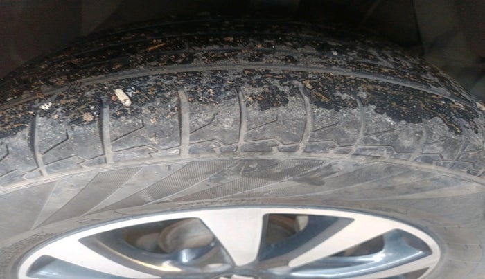 2020 Maruti S Cross ZETA 1.5, Petrol, Manual, 1,14,240 km, tyre