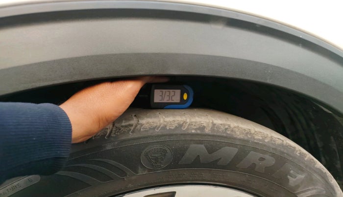 2022 KIA CARENS LUXURY PLUS 1.5 DIESEL AT 6 STR, Diesel, Automatic, 62,974 km, tyre