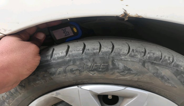 2015 Hyundai Eon MAGNA +, Petrol, Manual, 42,998 km, tyre