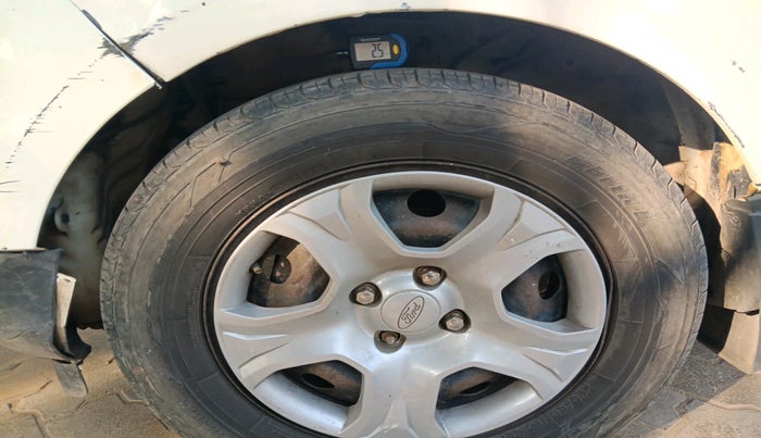 2018 Ford Ecosport TREND+ 1.5L DIESEL, Diesel, Manual, 1,21,284 km, tyre