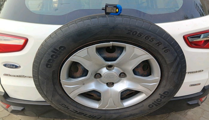 2018 Ford Ecosport TREND+ 1.5L DIESEL, Diesel, Manual, 1,21,284 km, tyre