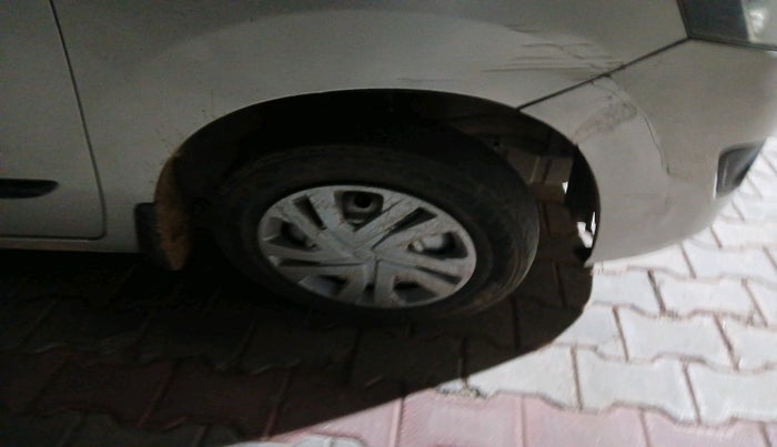 2017 Maruti Wagon R 1.0 LXI CNG, Petrol, Manual, 85,715 km, tyre