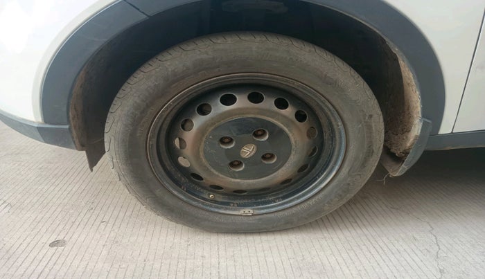 2021 Tata NEXON XM DIESEL, Diesel, Manual, 2,26,858 km, tyre