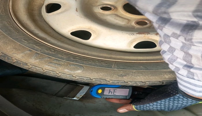 2011 Maruti Zen Estilo LXI, Petrol, Manual, 71,059 km, tyre