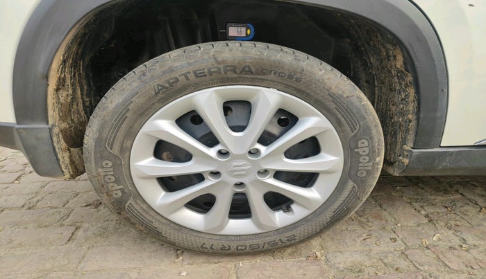 2024 Maruti Grand Vitara SIGMA SMART HYBRID, Petrol, Manual, 17,144 km, tyre