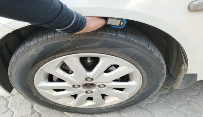 2015 Honda Mobilio 1.5L I-VTEC V, Petrol, Manual, 1,59,914 km, tyre