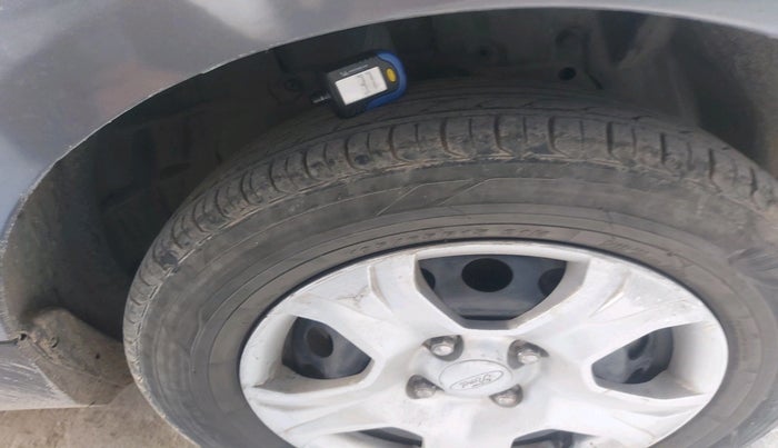 2016 Ford Ecosport AMBIENTE 1.5L PETROL, Petrol, Manual, 1,13,744 km, tyre