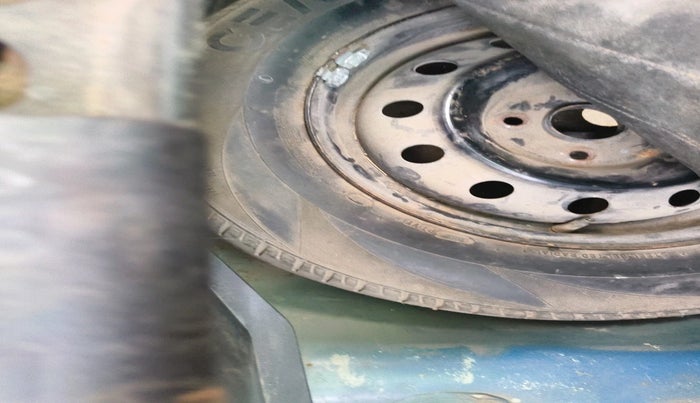 2011 Maruti Swift VDI, Diesel, Manual, 1,31,333 km, tyre