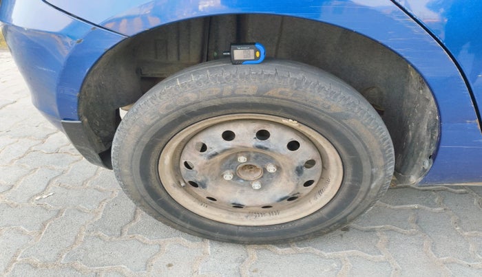 2011 Maruti Swift VDI, Diesel, Manual, 1,31,333 km, tyre