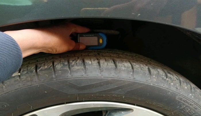 2023 Toyota Glanza V, Petrol, Manual, 9,980 km, tyre