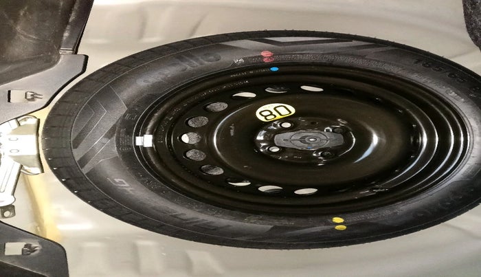 2023 Toyota Glanza V, Petrol, Manual, 9,980 km, tyre