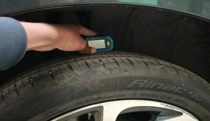 2023 Toyota Glanza V, Petrol, Manual, 9,980 km, tyre