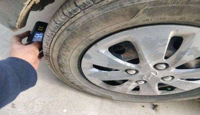 2011 Hyundai i10 MAGNA 1.2, Petrol, Manual, 1,05,657 km, tyre