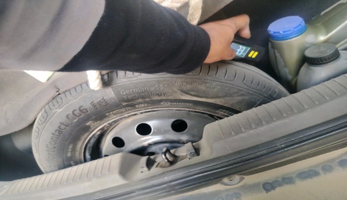 2011 Hyundai i10 MAGNA 1.2, Petrol, Manual, 1,05,657 km, tyre