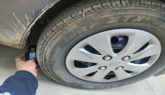 2011 Hyundai i10 MAGNA 1.2, Petrol, Manual, 1,05,657 km, tyre