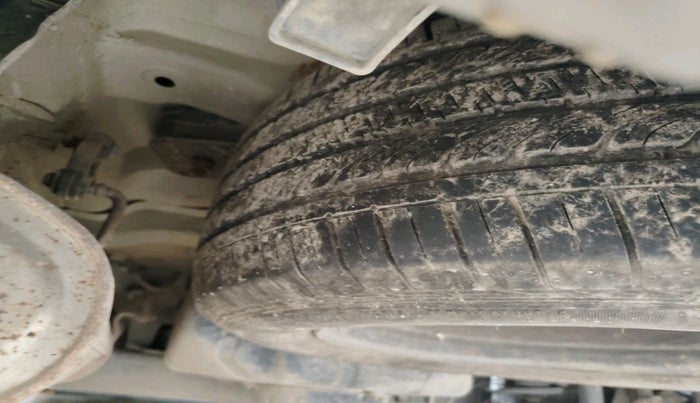 2021 MG HECTOR PLUS SELECT 2.0 DIESEL TURBO MT 7-STR, Diesel, Manual, 80,403 km, tyre