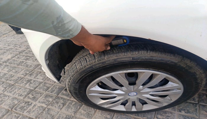 2014 Honda Amaze 1.5L I-DTEC E, Diesel, Manual, 1,05,392 km, tyre