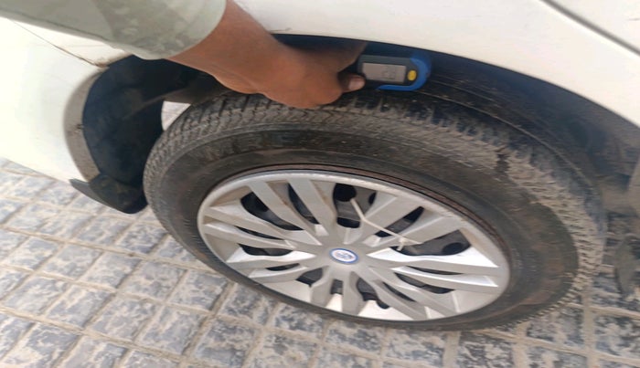 2014 Honda Amaze 1.5L I-DTEC E, Diesel, Manual, 1,05,392 km, tyre