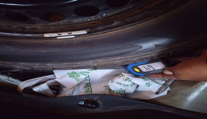 2015 Maruti Baleno ALPHA DIESEL 1.3, Diesel, Manual, 1,05,685 km, tyre