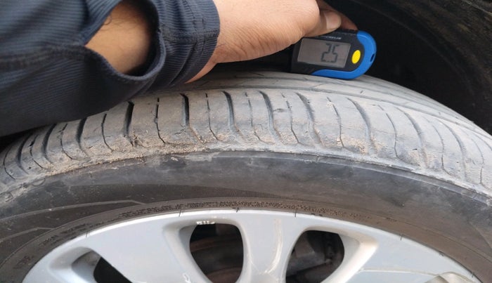 2015 Maruti Baleno ALPHA DIESEL 1.3, Diesel, Manual, 1,05,685 km, tyre