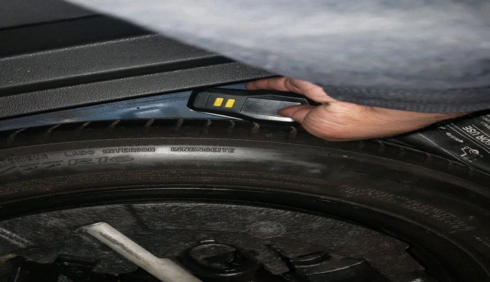 2017 Skoda Octavia STYLE PLUS AT 1.8 TSI, Petrol, Automatic, 1,36,256 km, tyre