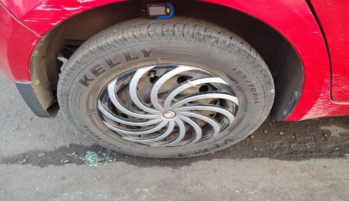 2010 Maruti Swift VXI, Petrol, Manual, 42,238 km, tyre