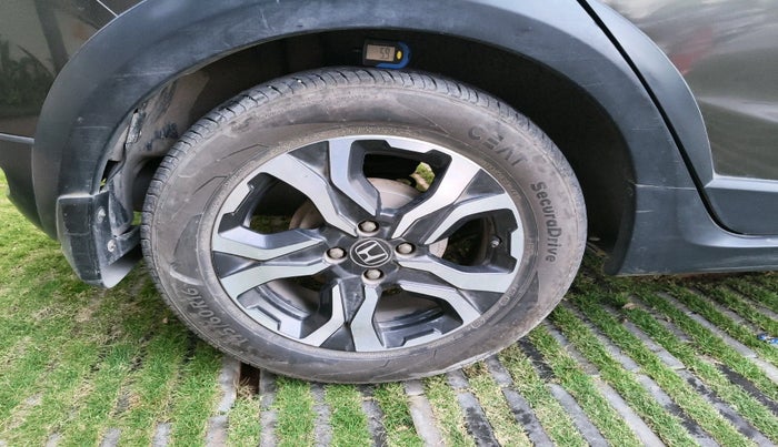 2017 Honda WR-V 1.2L I-VTEC VX MT, Petrol, Manual, 90,415 km, tyre