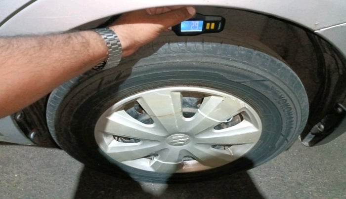 2010 Maruti Swift Dzire VXI, Petrol, Manual, 43,629 km, tyre