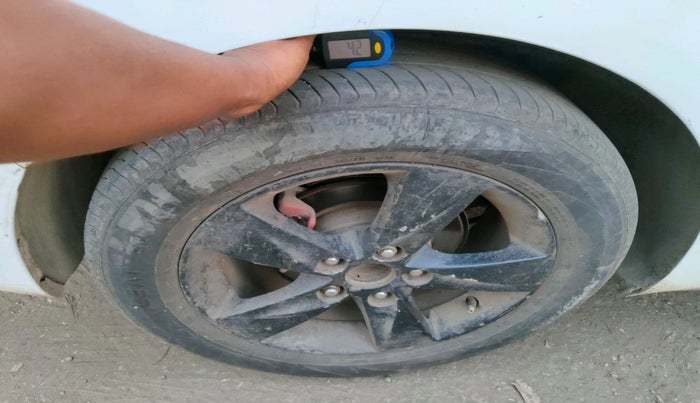 2015 Hyundai New Elantra 1.6 SX AT DIESEL, Diesel, Automatic, 90,981 km, tyre