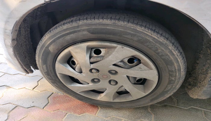 2014 Honda Amaze 1.5L I-DTEC EX, Diesel, Manual, 1,23,197 km, tyre