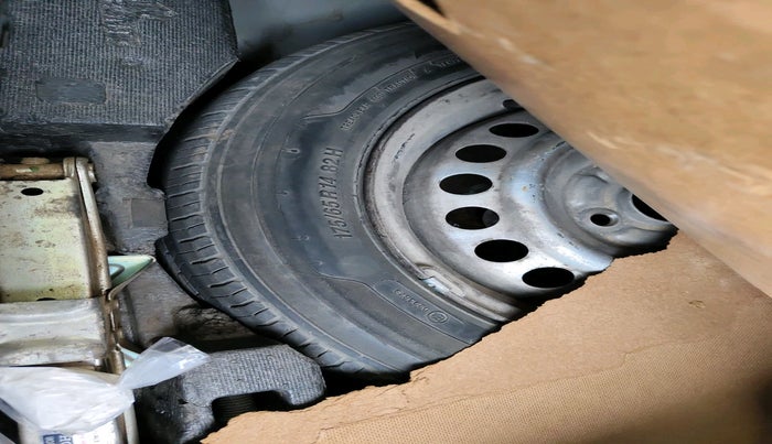 2014 Honda Amaze 1.5L I-DTEC EX, Diesel, Manual, 1,23,197 km, tyre